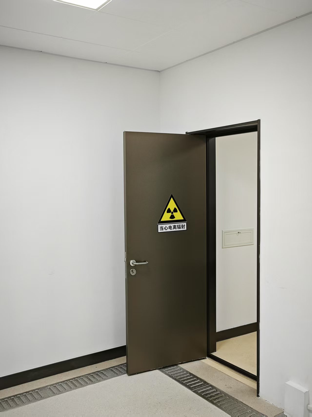 临沂CT室手动单开防护铅门